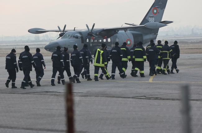 Летище Враждебна - Турция - земетресение - помощ