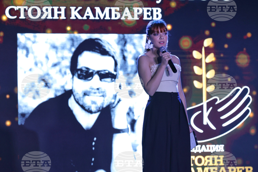 Награди - „Полет в изкуството“ - Приз за кино „355“ - връчване