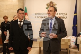 Министерство на труда и социалната политика - великденски базар