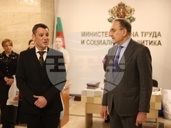 Министерство на труда и социалната политика - великденски базар