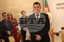 Министерство на труда и социалната политика - великденски базар