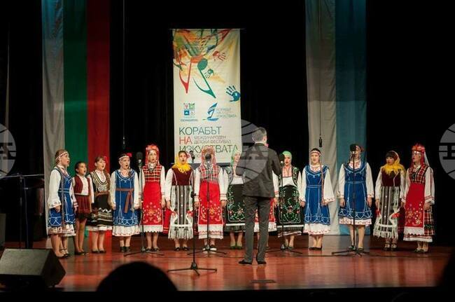 Концерт ще събере приятели и поколения хористи в чест на 20-годишнината на училищен хор „Родолюбец“ в село Валя Пержей, Молдова