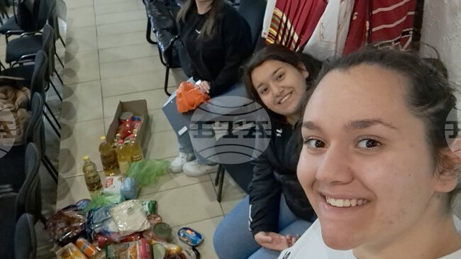 Над 2300 кг хранителни продукти за хора в нужда събра коледната благотворителна кампания в Стара Загора "Дари, за да зарадваш"