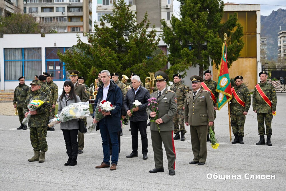 Заместник-кметът Камен Костов бе гост на честването на деветдесет години от създаването на българските бронетанкови войски