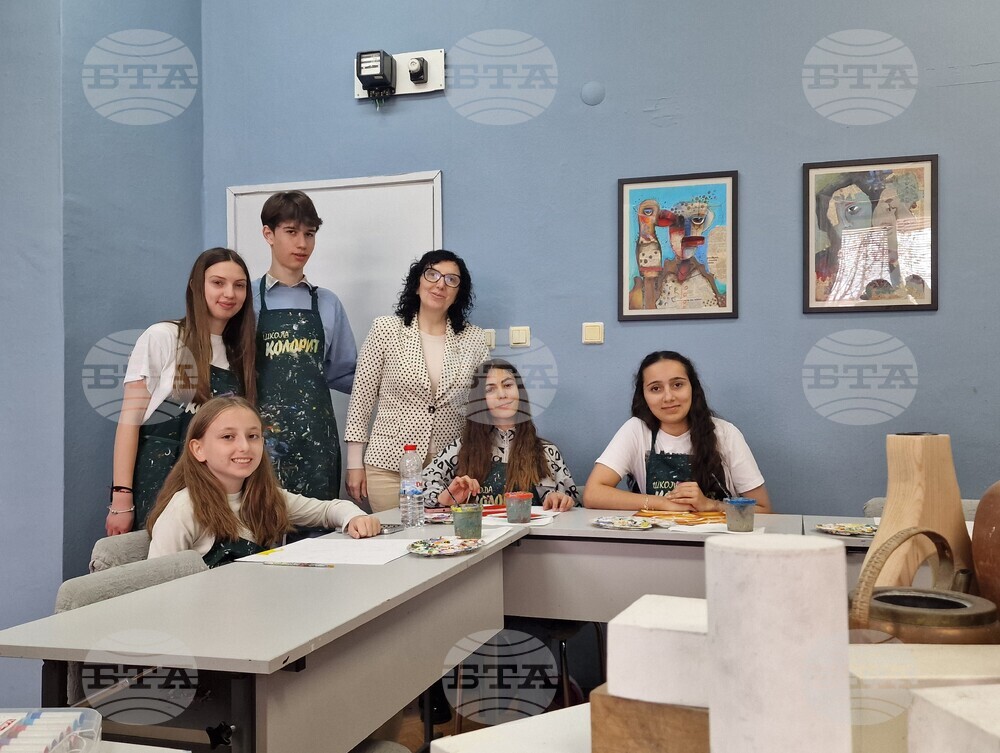 Три първи награди спечелиха рисунки на възпитаници на хасковската школа „Колорит“ в конкурса „Моят Великден“