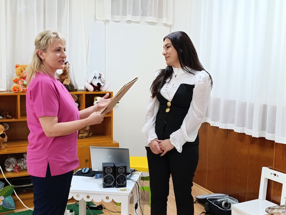 Общината поздрави малките големи таланти от Детска ясла „Щастие“ със среща с гигантския Стич