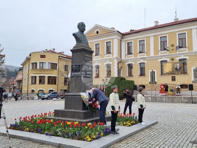 С маратон на четенето започва априлската културна програма в Котел