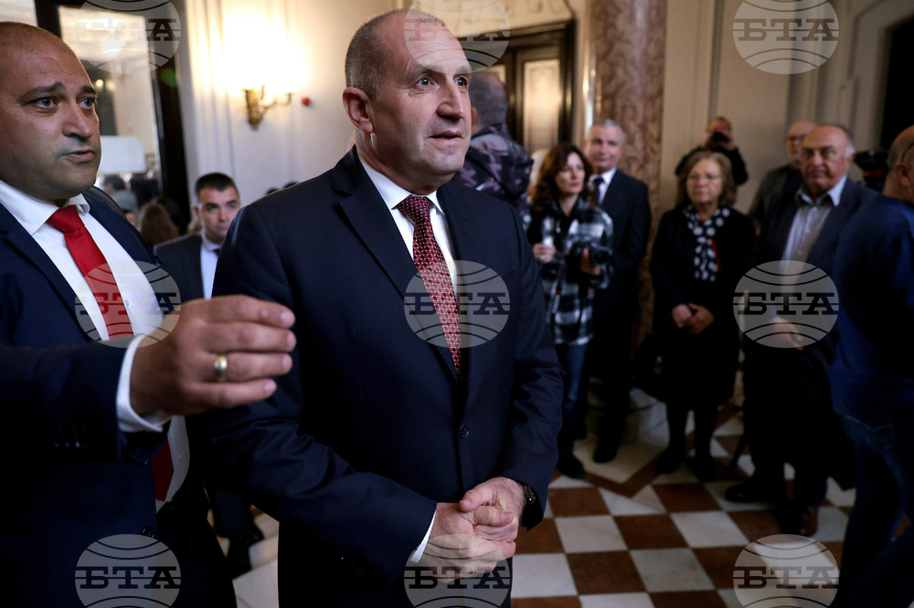 "На тяхно място" - Владимир Карамазов - изложба