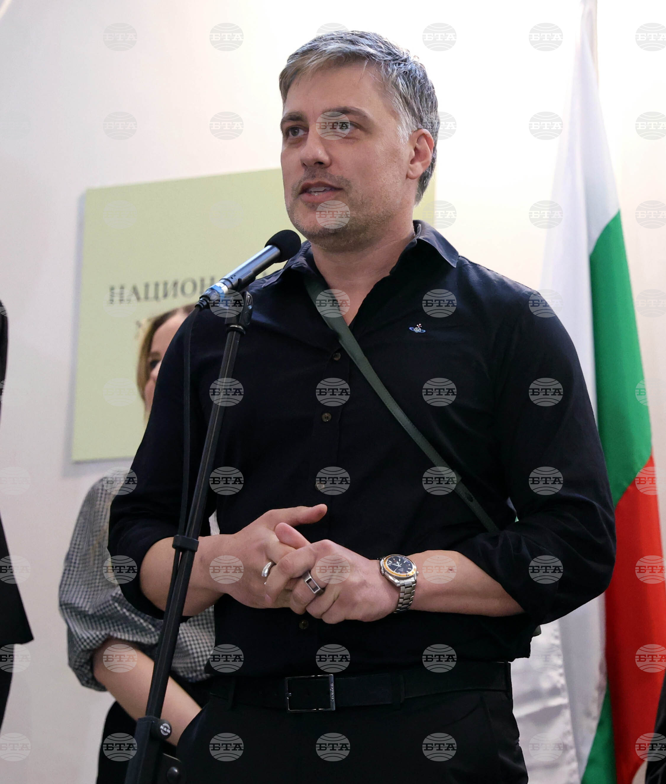 "На тяхно място" - Владимир Карамазов - изложба