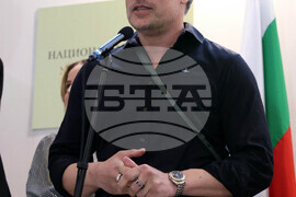 "На тяхно място" - Владимир Карамазов - изложба