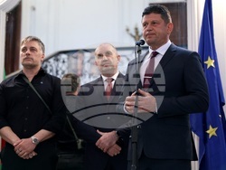 "На тяхно място" - Владимир Карамазов - изложба