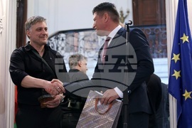 "На тяхно място" - Владимир Карамазов - изложба