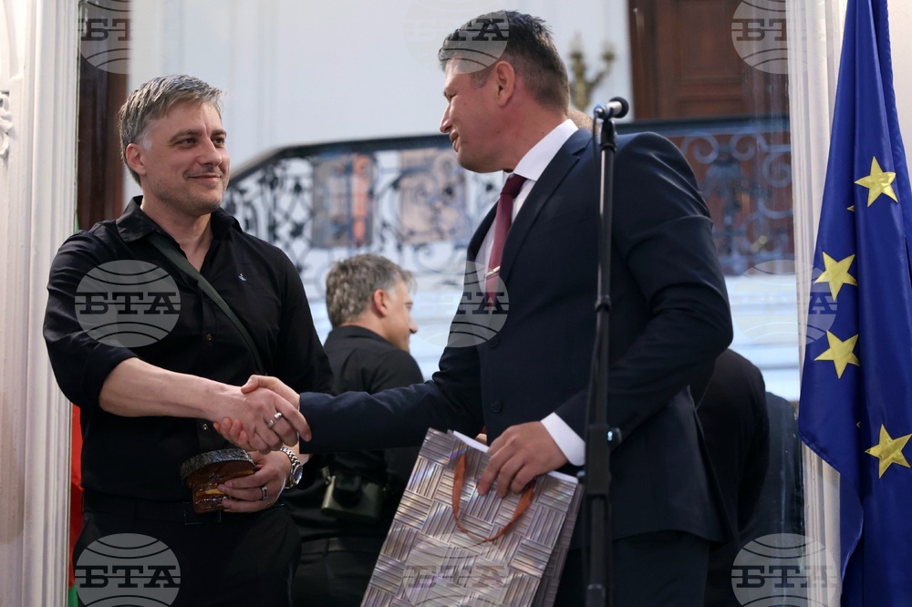 "На тяхно място" - Владимир Карамазов - изложба