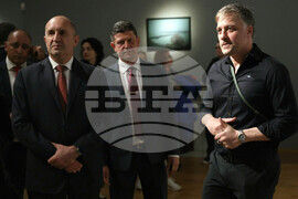 "На тяхно място" - Владимир Карамазов - изложба