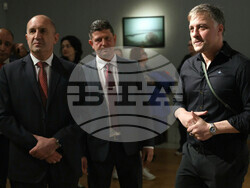 "На тяхно място" - Владимир Карамазов - изложба