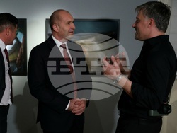 "На тяхно място" - Владимир Карамазов - изложба