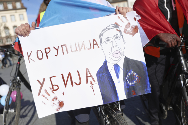 Сръбските власти арестуваха Зоран Джаич, който първи разкри пропуски в ремонта на жп гарата в Нови Сад