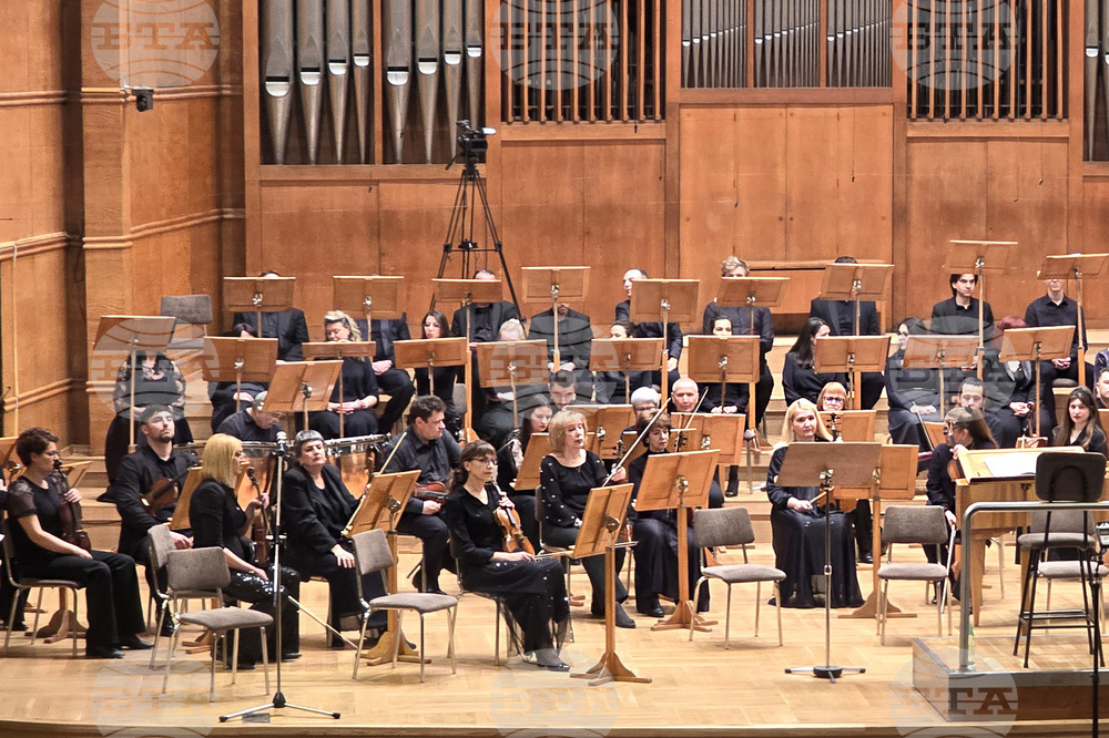 Симфониета – Видин и „Кончерто Антико“ представиха днес втората и третата част на ораторията „Месия“ на Хендел в зала „България“