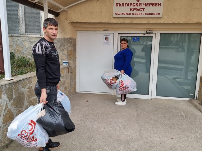 Кампанията в област Хасково за събиране на помощи за пострадалите от земетресенията в Турция и Сирия се разраства