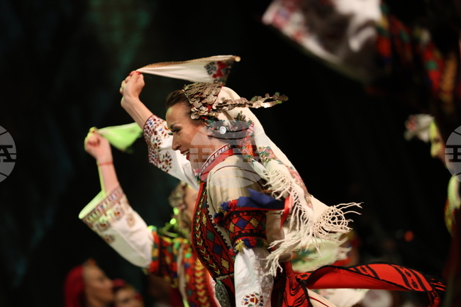 Ансамбъл „Пирин“ от Благоевград ще представи концерт спектакъла „Между девет планини“ в село Попови ливади