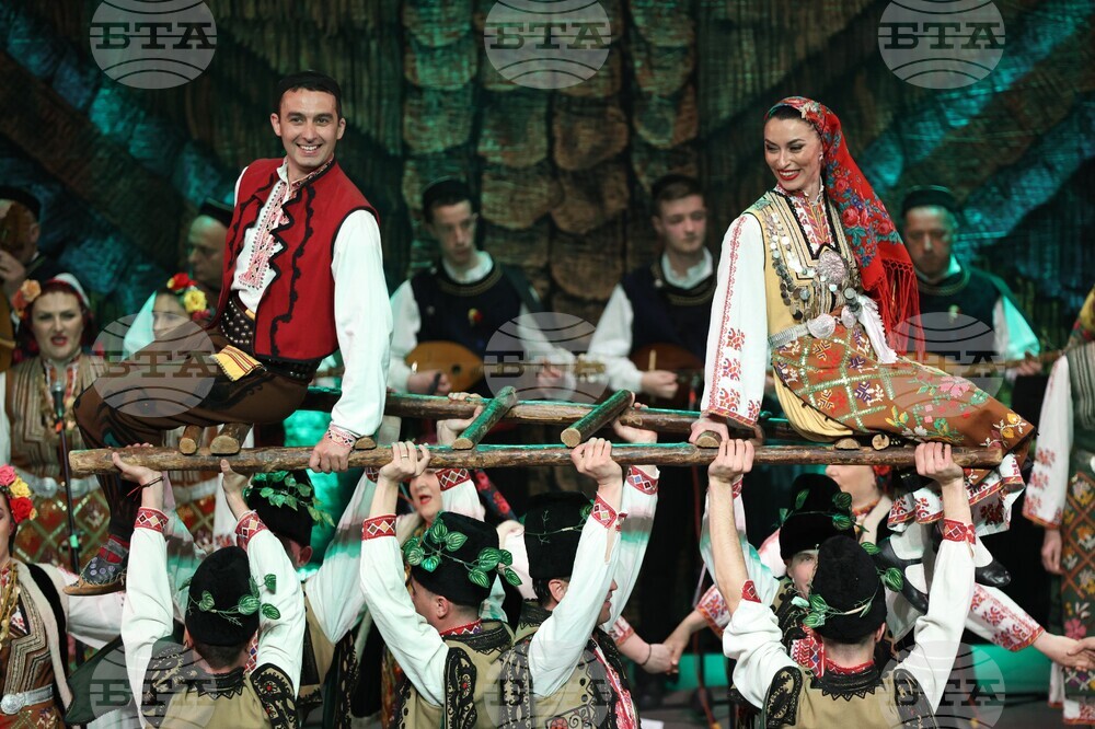 Aнсамбъл "Пирин" завършва лятното си турне с концерт в Летния театър на Стара Загора