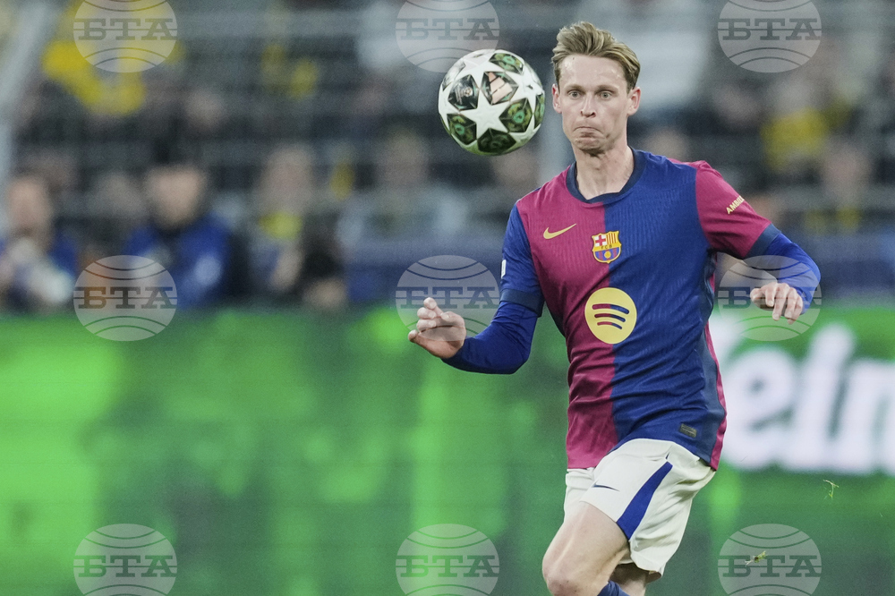 Френки Де Йонг изрази желанието си да подпише нов договор с Барселона