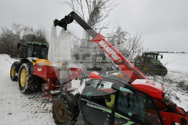 Исперих - работа на полето - подхранване