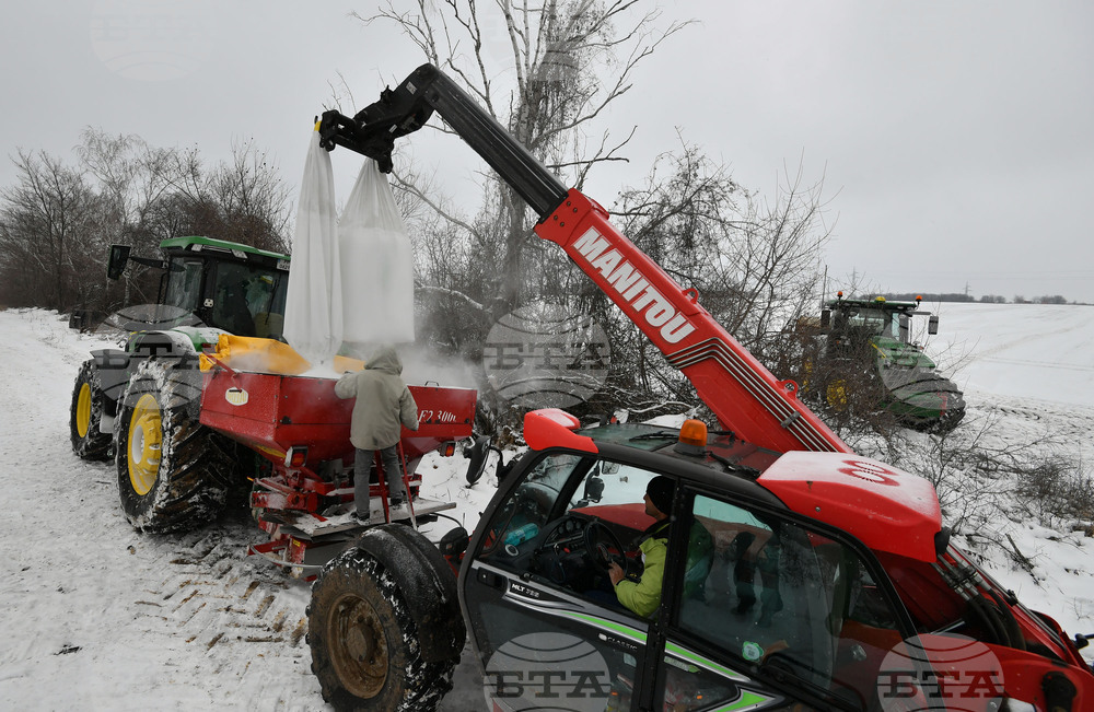Исперих - работа на полето - подхранване
