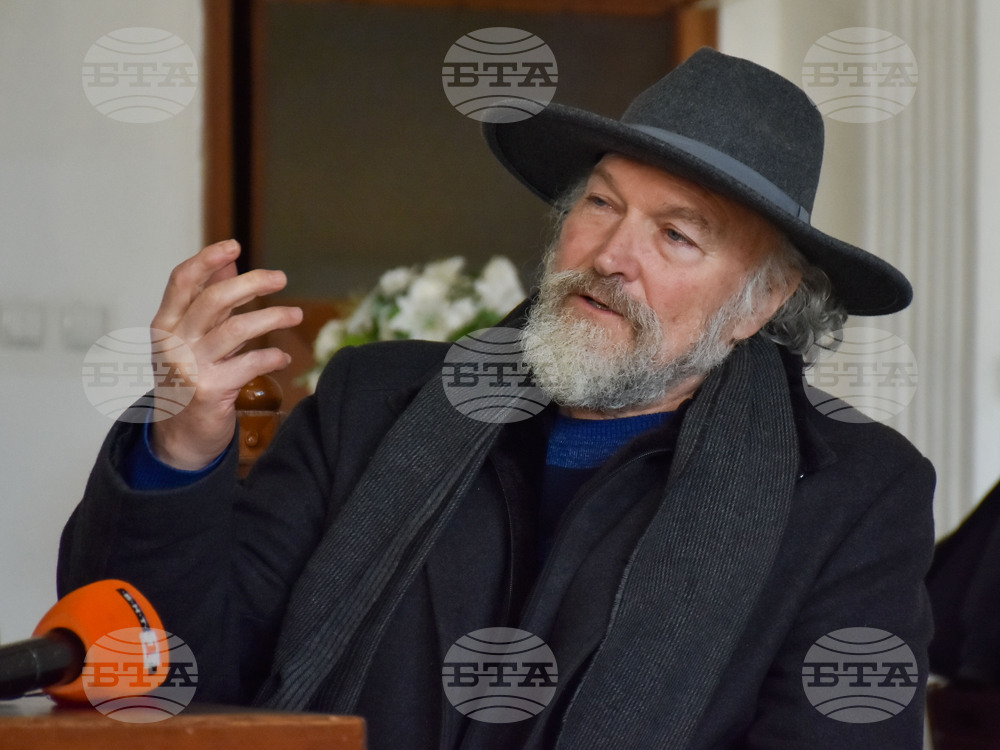 Карлово - Бюст-паметник на Васил Левски - Димитър Рашков