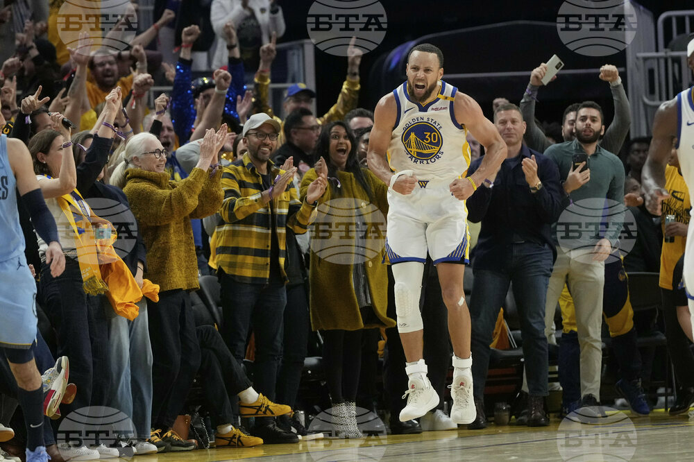 APTOPIX Grizzlies Warriors Basketball