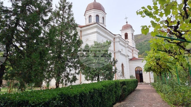 В храмовете във Враца днес ще се извърши тайнството Маслосвет