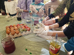 Самоков - Младежки дом - боядисване на яйца