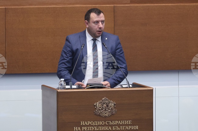 Според Петър Петров от „Възраждане“ правителството няма да води никаква борба с корупцията по високите етажи на изпълнителната власт