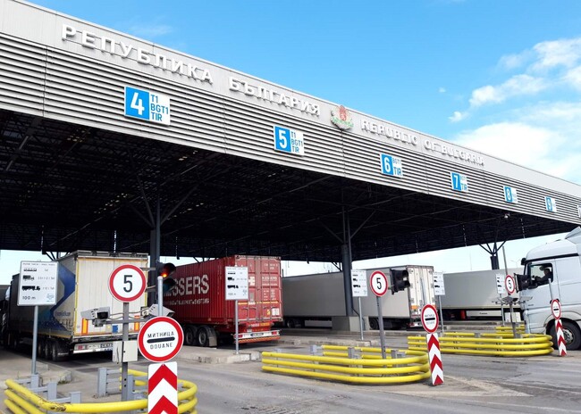 Kapitan Andreevo Customs Seize 7,637 Suspected Fakes; 2025 Total Tops 600,000 Seizes