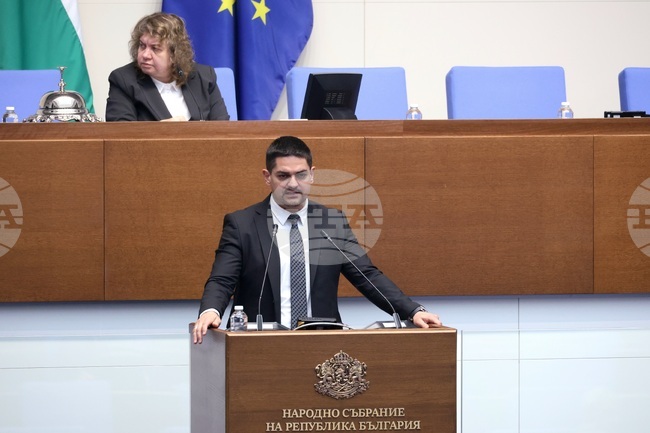 MECh Presents Reasons for Motion, Loses Floor for Exceeding Time Slot