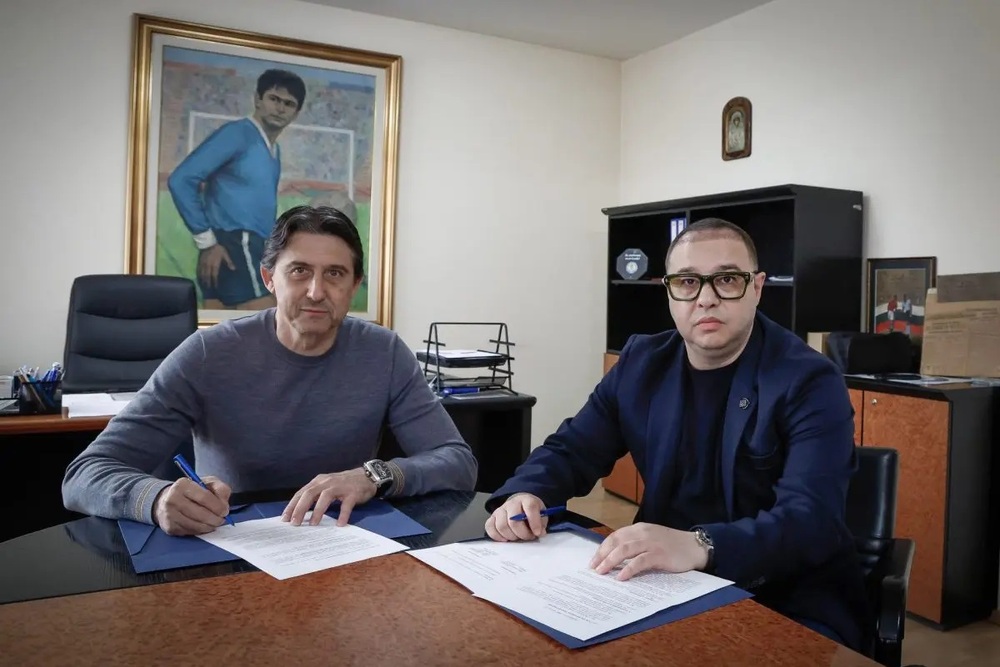 Футболният Левски обяви нов генерален спонсор на детско-юношеската си школа