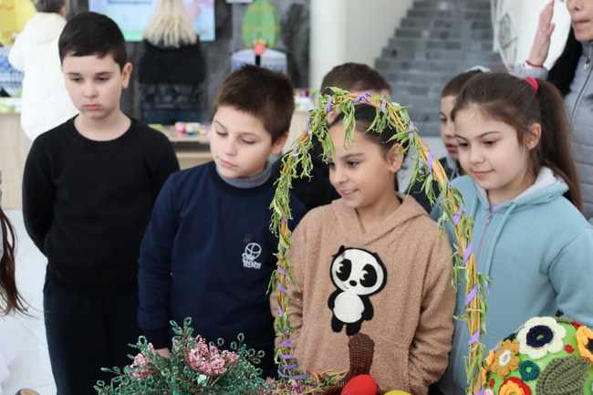 Майсторски клас „Великденска Бесарабия“ започна в Болград с детски работилници и изложба