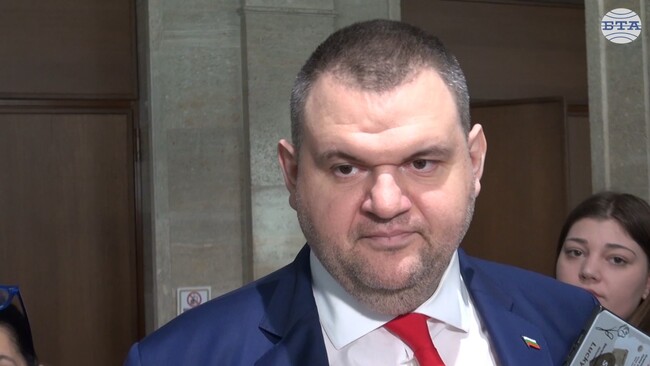 Този кабинет няма да падне, искам премиерът и министрите да се захващат да решават темите на хората, коментира Делян Пеевски