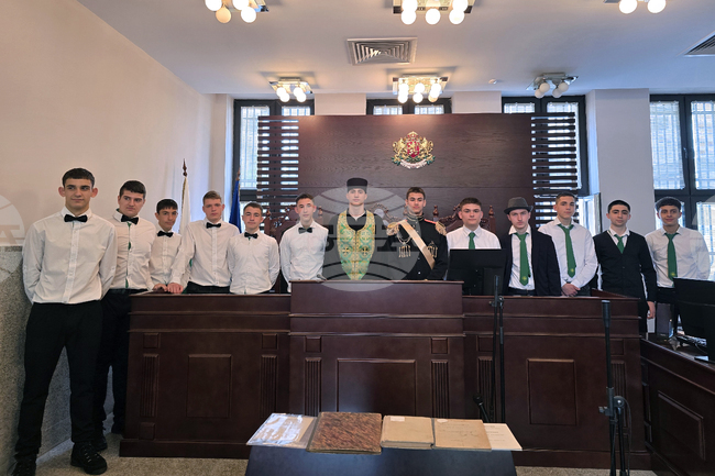 Във Видин ученици пресъздадоха събитията около приемането на Търновската конституция