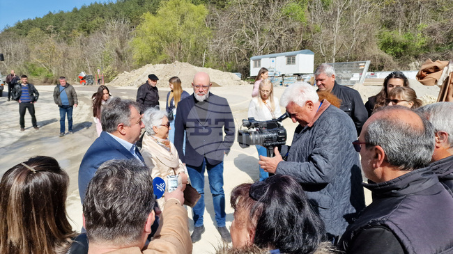 Дървета на шуменската ул. „Г. С. Раковски" ще бъдат индивидуално обследвани и отстранени, ако пречат на преминаващи по тротоарите граждани