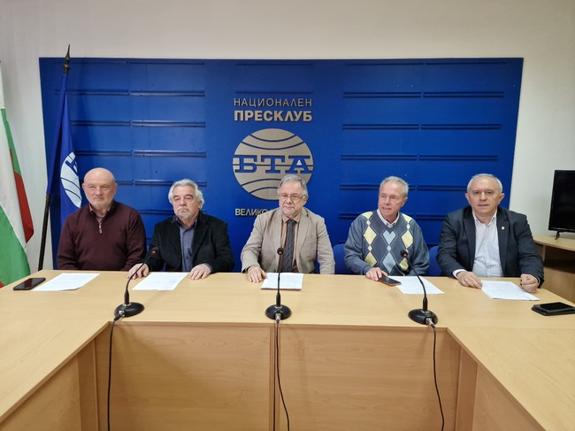 Пресконференция за първия национален фестивал на старата градска, шлагерна и туристическа песен "Ксилифор пее" край Велико Търново