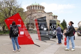 „Отломки от един следобед“ - изложба - арт инсталация