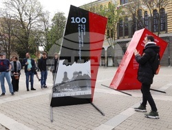 „Отломки от един следобед“ - изложба - арт инсталация