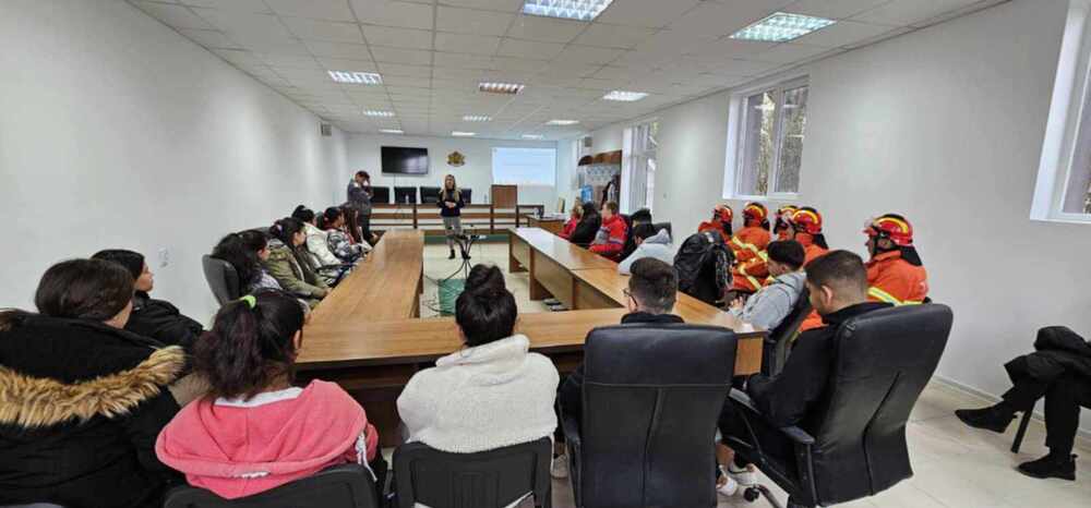 Доброволчеството като кауза и ролята му сред обществото бе представена пред гимназисти в Антоново