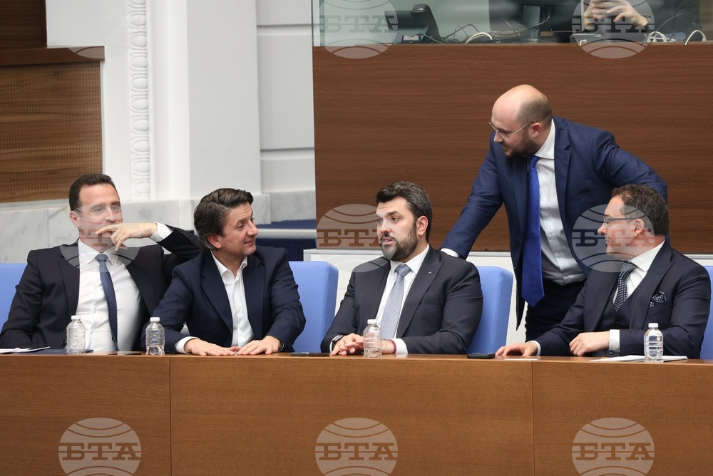 Бе загубено изключително много парламентарно време за мотиви, които изцяло обхващат предходни правителства, смята енергийният министър