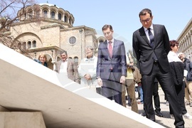 „Отломки от един следобед“ - изложба - арт инсталация