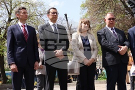 „Отломки от един следобед“ - изложба - арт инсталация