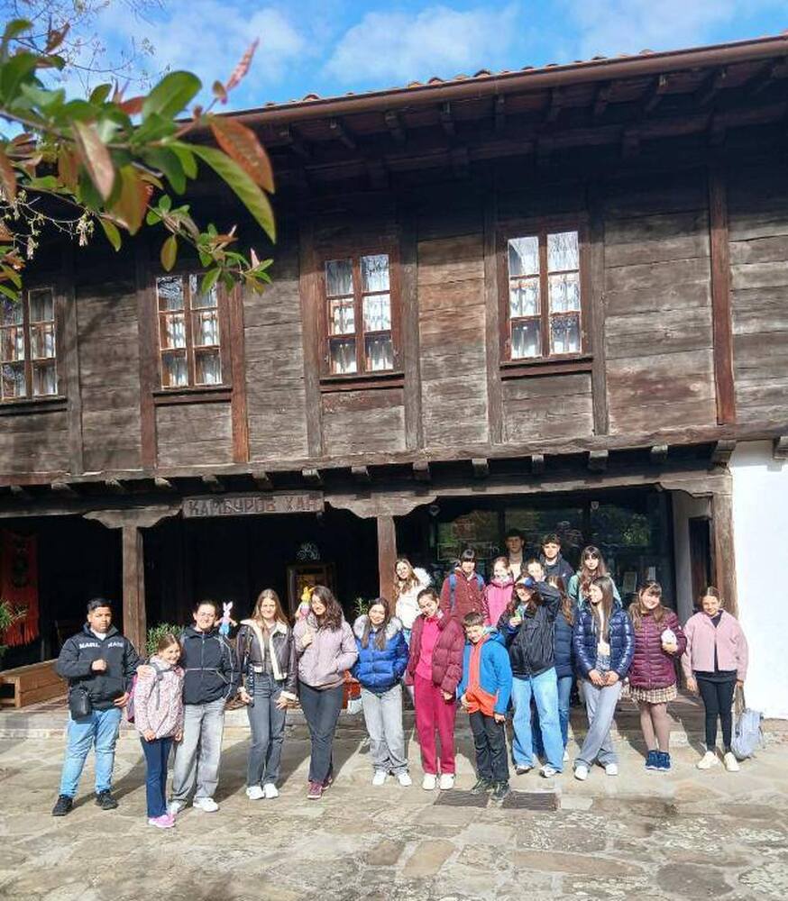 Възпитаници на Българското училище „Васил Левски“ в Саарбрюкен посетиха град Елена в рамките на своята образователна екскурзия в България