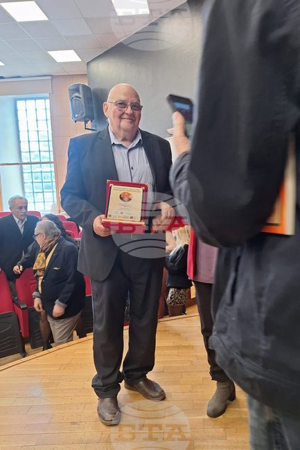 Bulgarian Poet Alexander Al. Hadzhihristov Awarded in Istanbul for Turkish Edition of His Book 