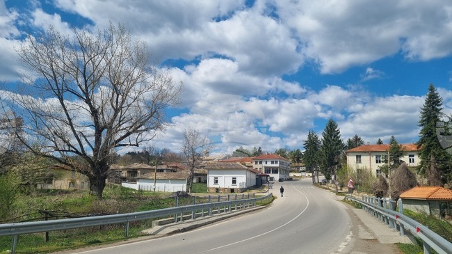 В област Търговище нарушенията за превишена скорост в населени места са три пъти повече, отколкото извън тях